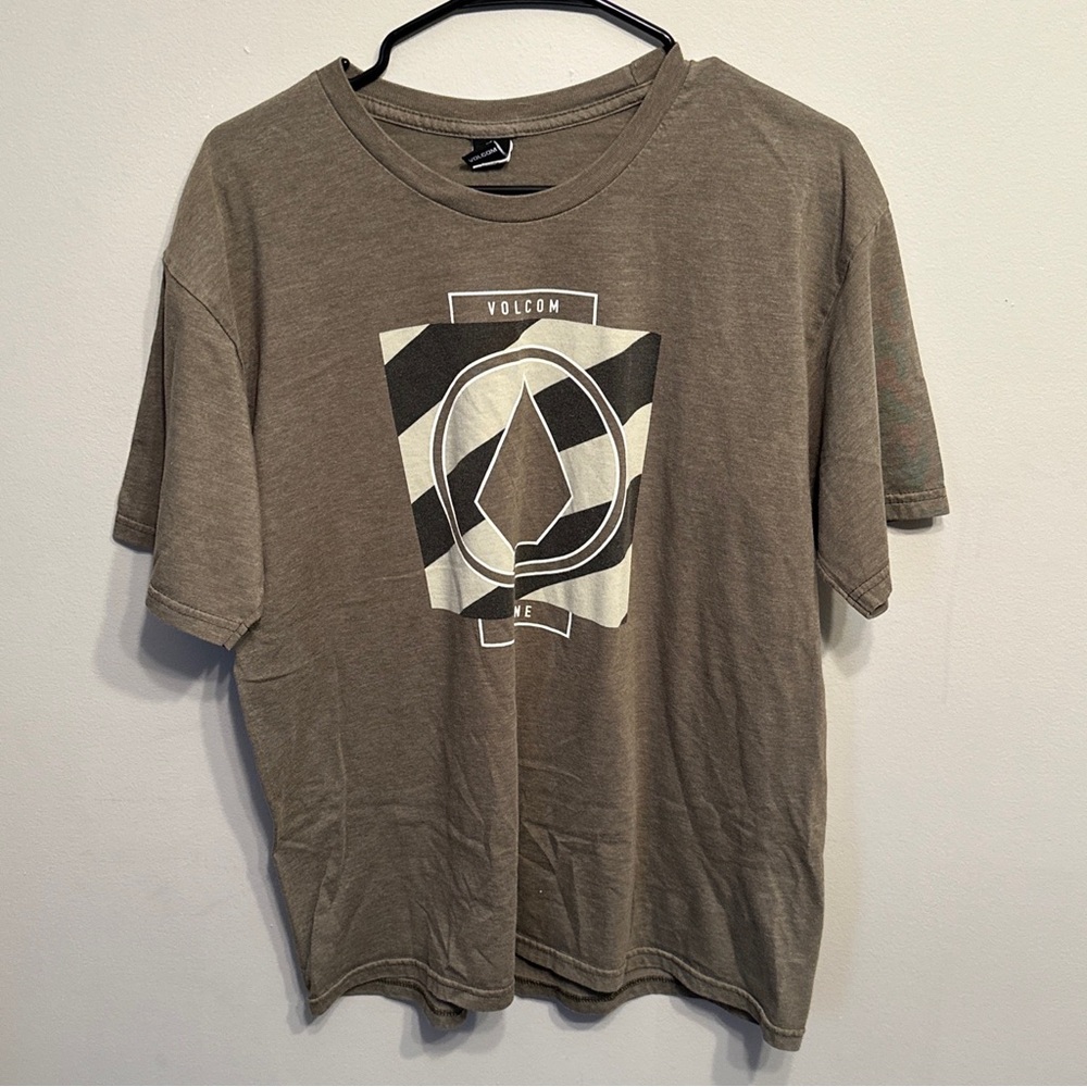 Volcom shirt size LG